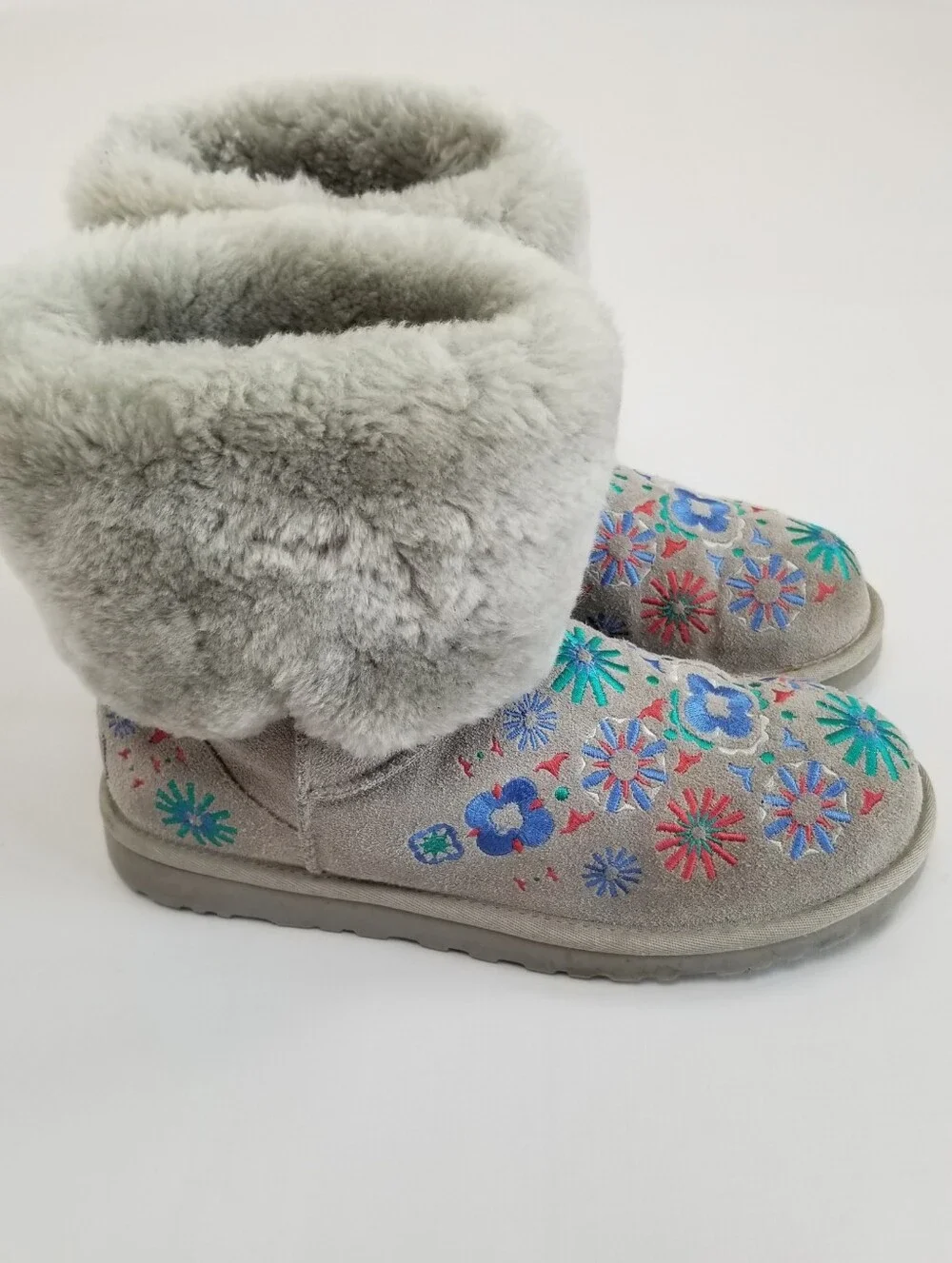 Ugg Cuffed Floral Embroidery Boots Size 9